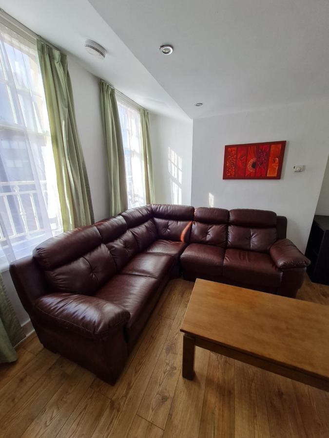 H.V Apartments Шефилд Екстериор снимка