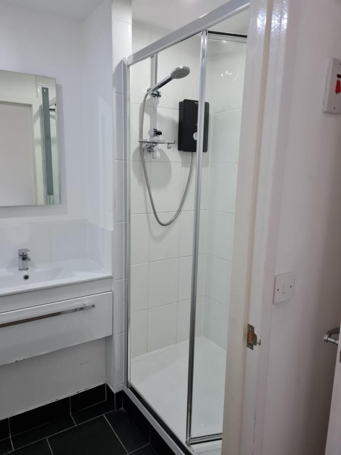 H.V Apartments Шефилд Екстериор снимка
