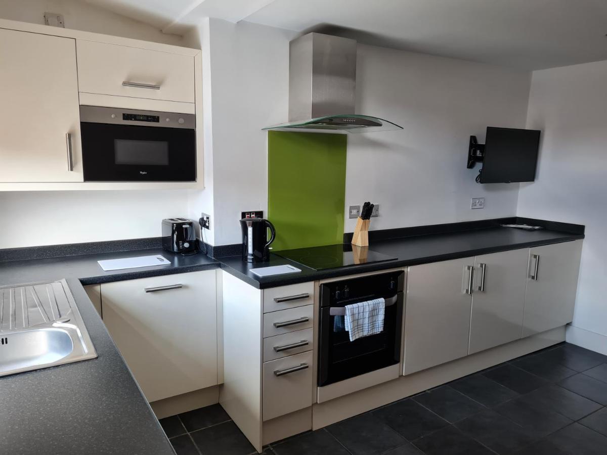 H.V Apartments Шефилд Екстериор снимка